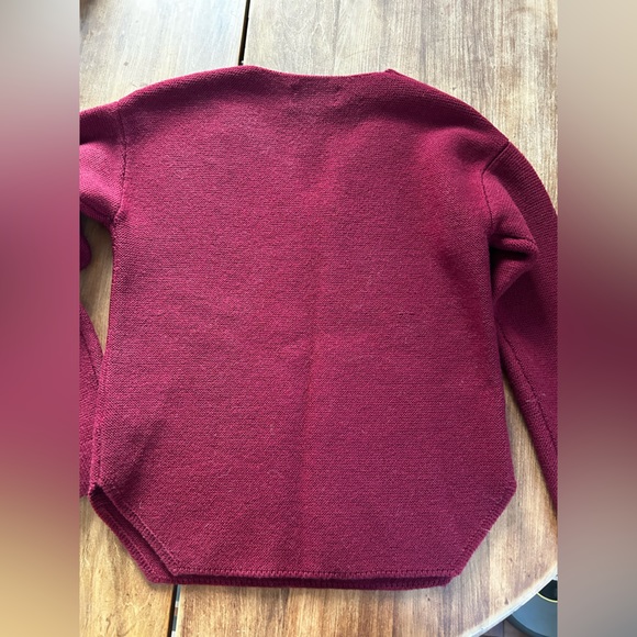 Aritzia Wilfred Free V neck cropped sweater - Picture 3 of 3